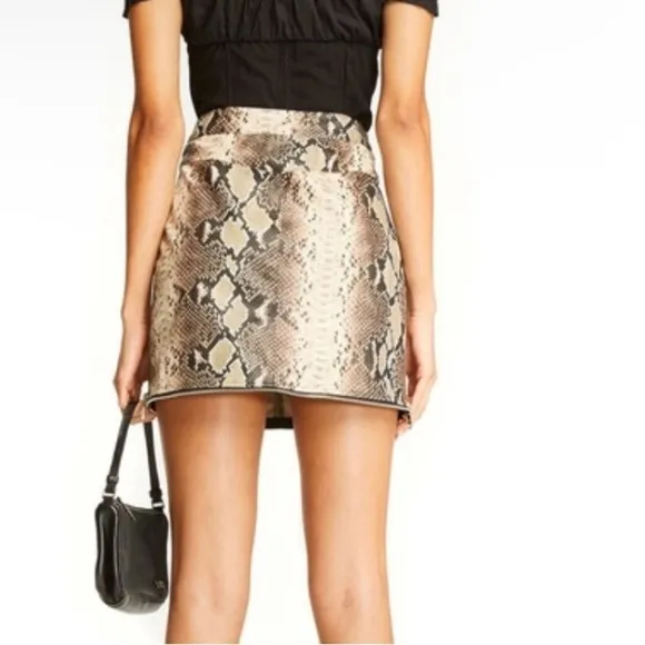 🅽🅴🆆 𝗜.𝗔𝗠.𝗚𝗜𝗔 jagger mini skirt faux brown snakeskin, XS
