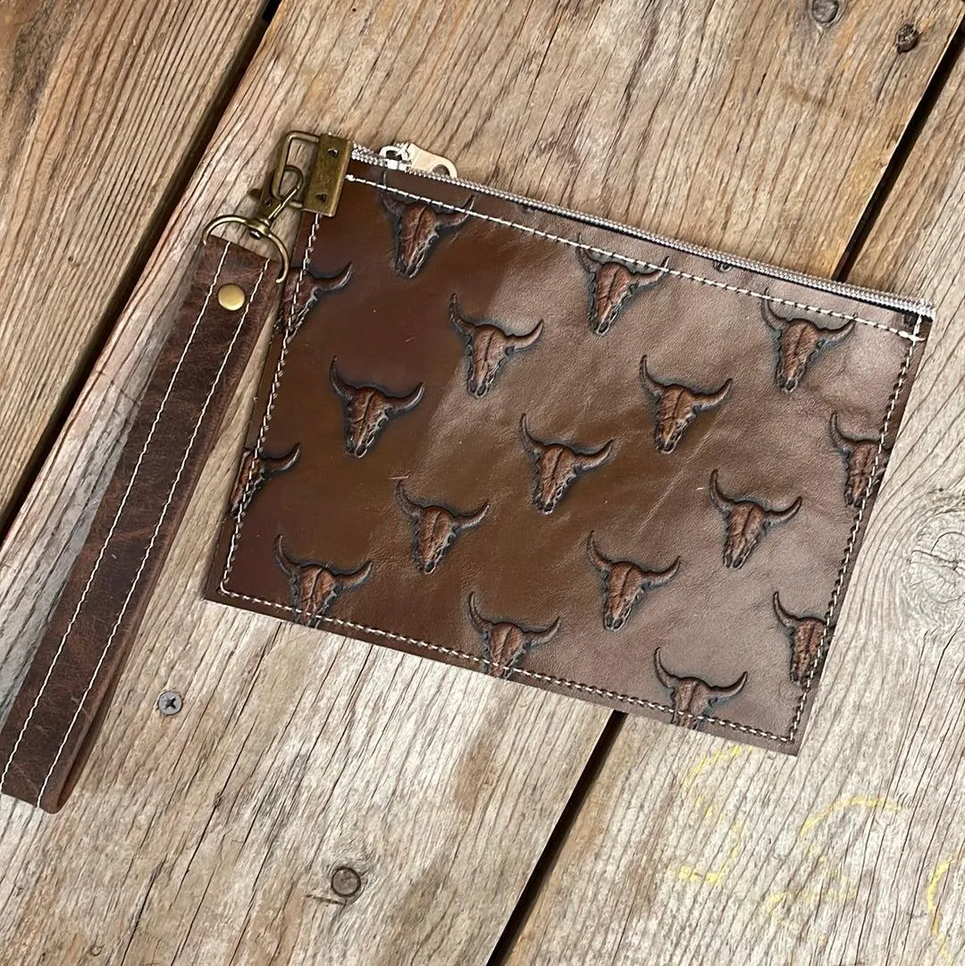 132 Make-up bag - Longhorn w/ Mahogany Skulls