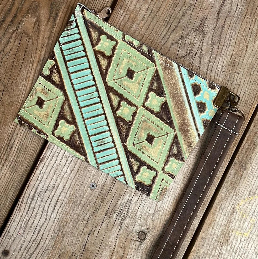 148 Make-up bag - Black & White w/ Sage Navajo
