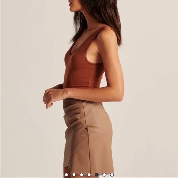 Abercrombie &amp; Fitch Tan Faux Leather Mini Skirt sz XS