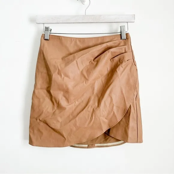 Abercrombie &amp; Fitch Tan Faux Leather Mini Skirt sz XS