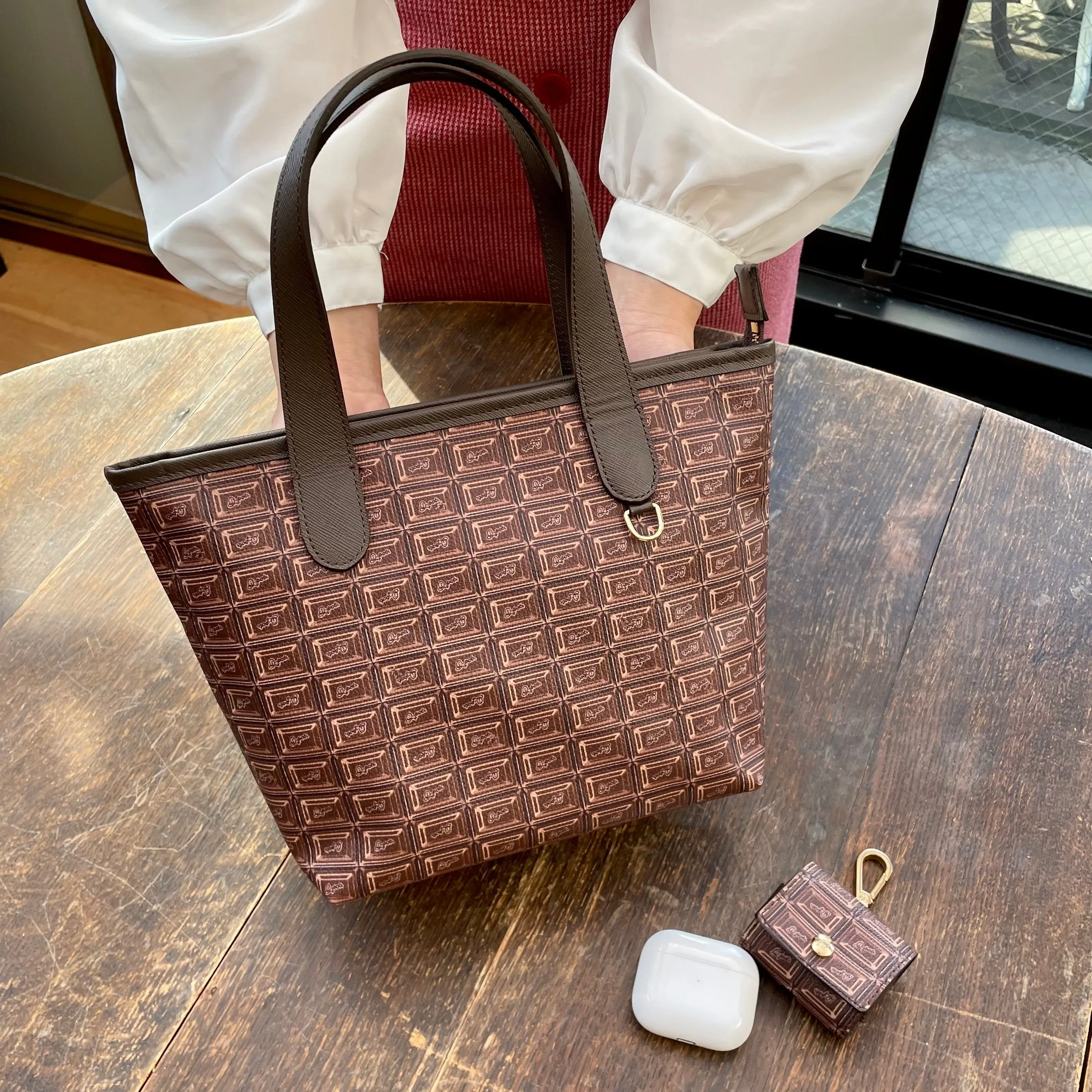 AirPods Pro/AirPods 3rd generation Leather Case (Bitter Chocolate)【Japan Jewelry】
