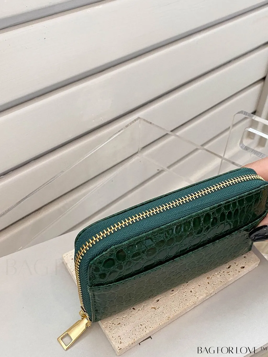 BagForLove - Chic & Lightweight Stone Pattern Embossed Long Wallet for Women with Zipper Closure
