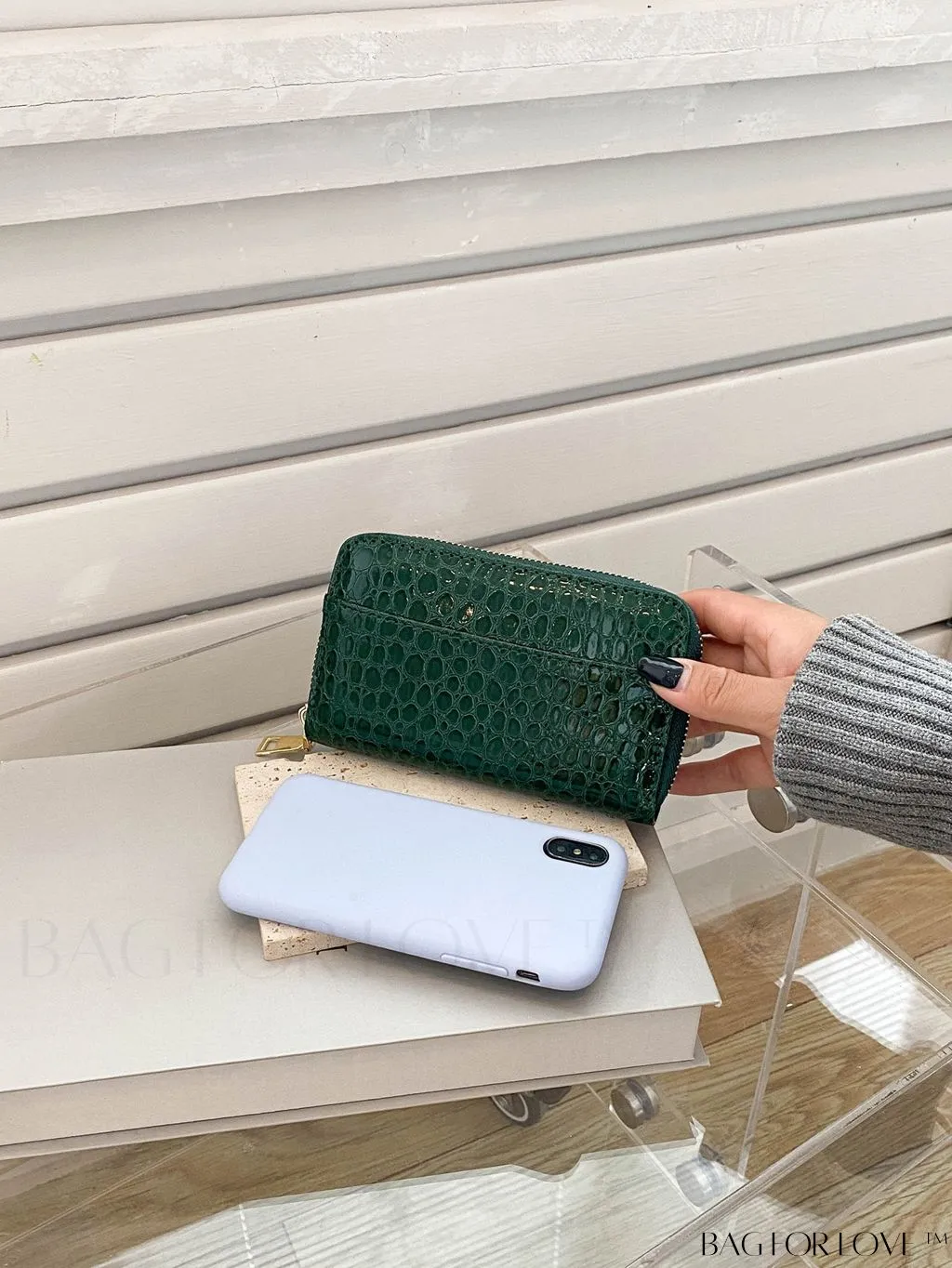 BagForLove - Chic & Lightweight Stone Pattern Embossed Long Wallet for Women with Zipper Closure