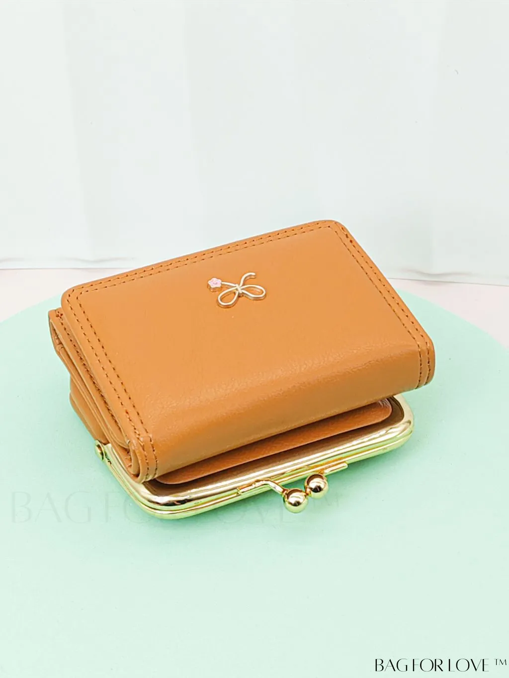 BagForLove - Chic Litchi Embossed Bow Small Wallet with Kiss Lock Closure - Fashionably Elegant PU