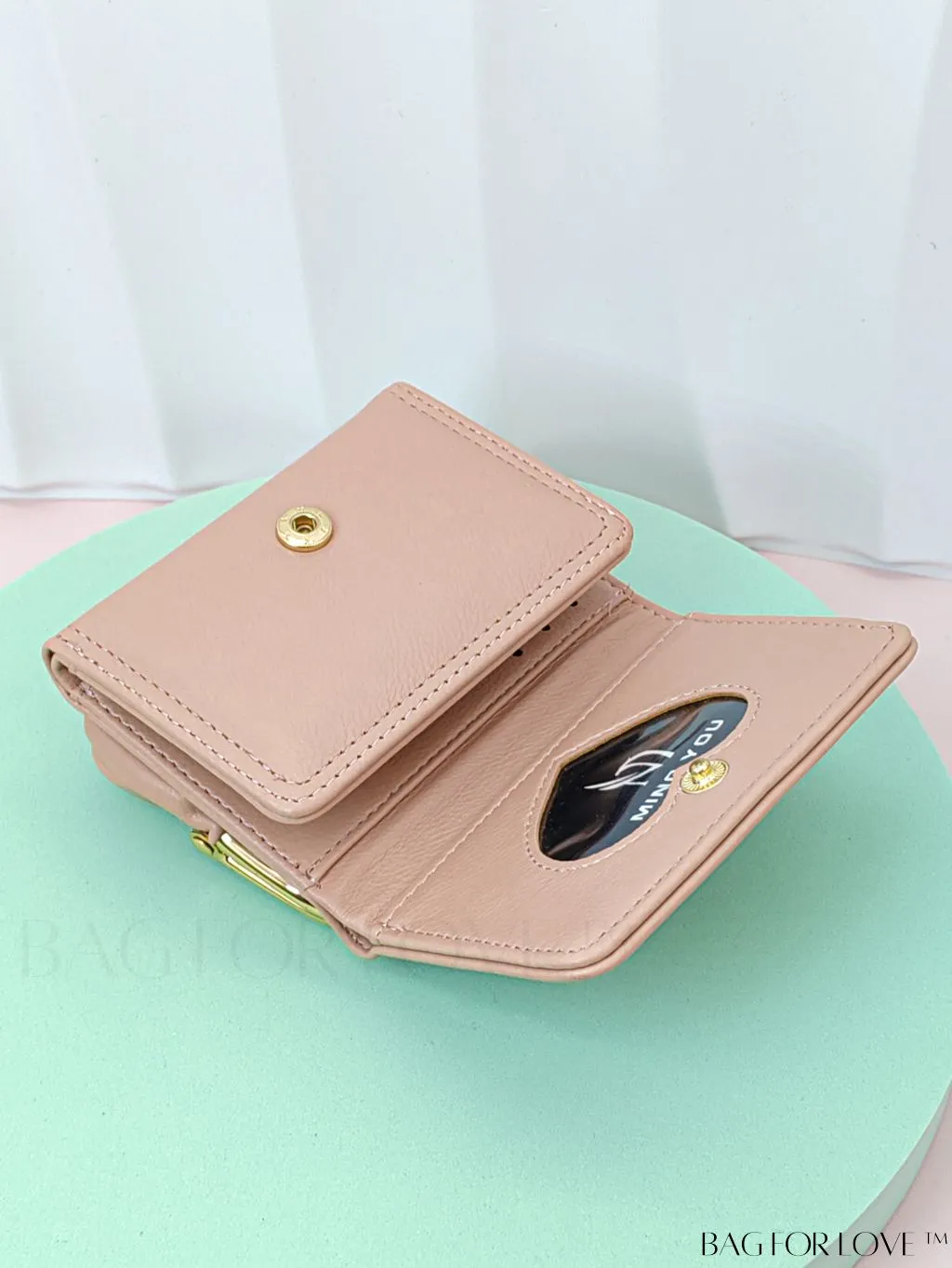 BagForLove - Chic Litchi Embossed Bow Small Wallet with Kiss Lock Closure - Fashionably Elegant PU