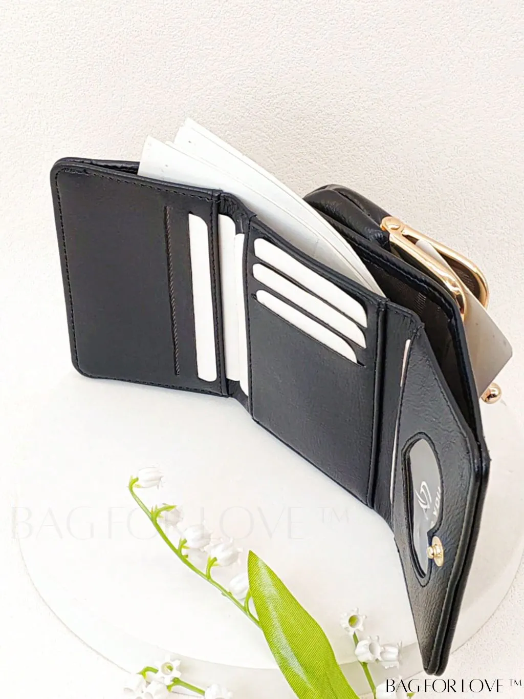 BagForLove - Chic Litchi Embossed Bow Small Wallet with Kiss Lock Closure - Fashionably Elegant PU