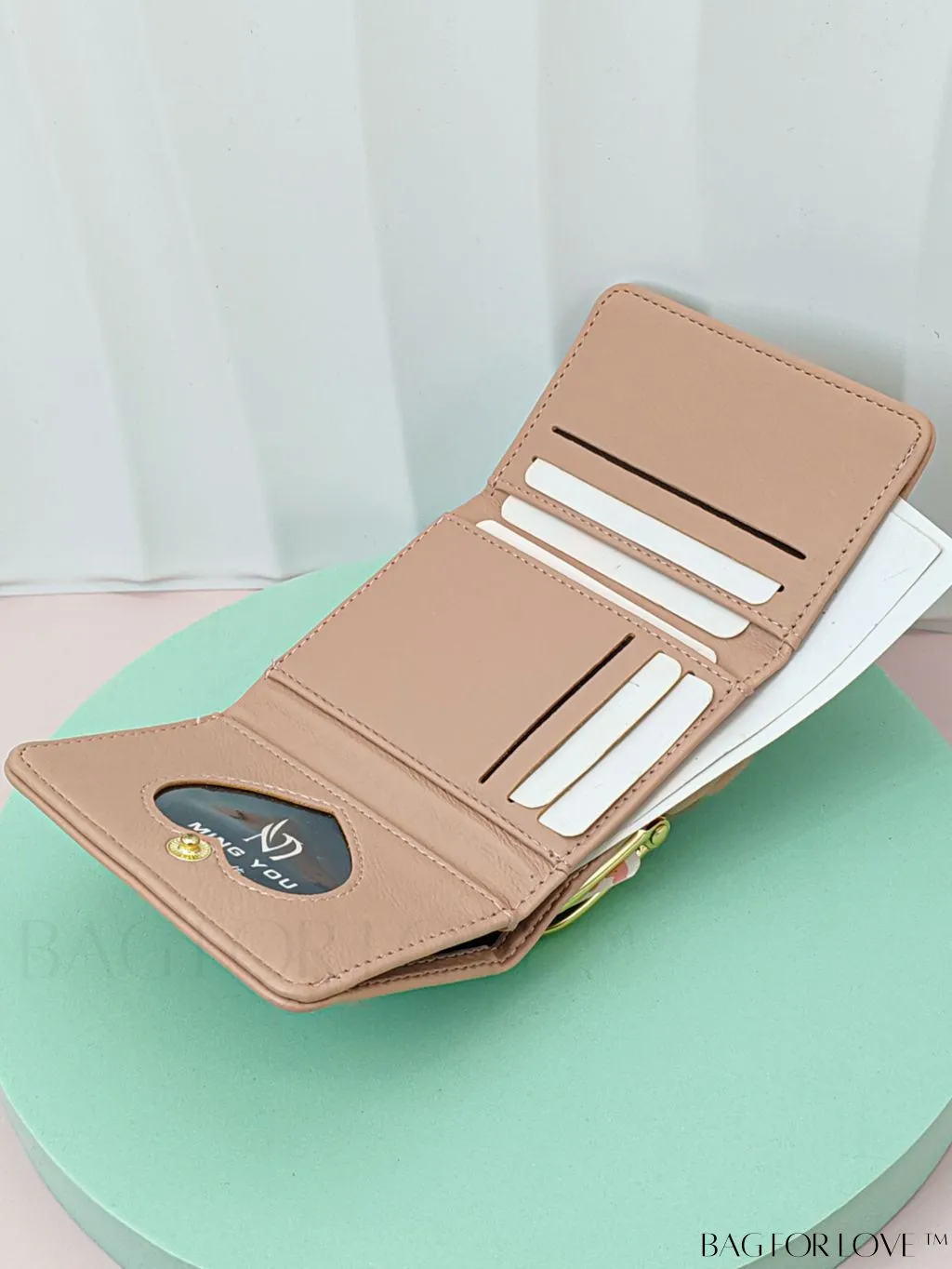 BagForLove - Chic Litchi Embossed Bow Small Wallet with Kiss Lock Closure - Fashionably Elegant PU