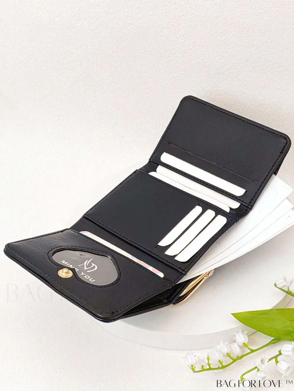 BagForLove - Chic Litchi Embossed Bow Small Wallet with Kiss Lock Closure - Fashionably Elegant PU