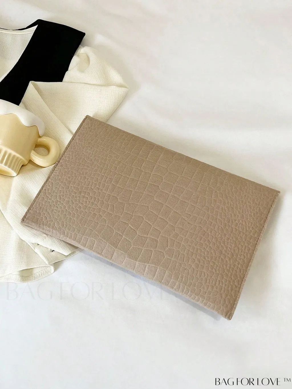 BagForLove - Crocodile-Embossed Medium Envelope Flap Bag - Elegant, Timeless Design
