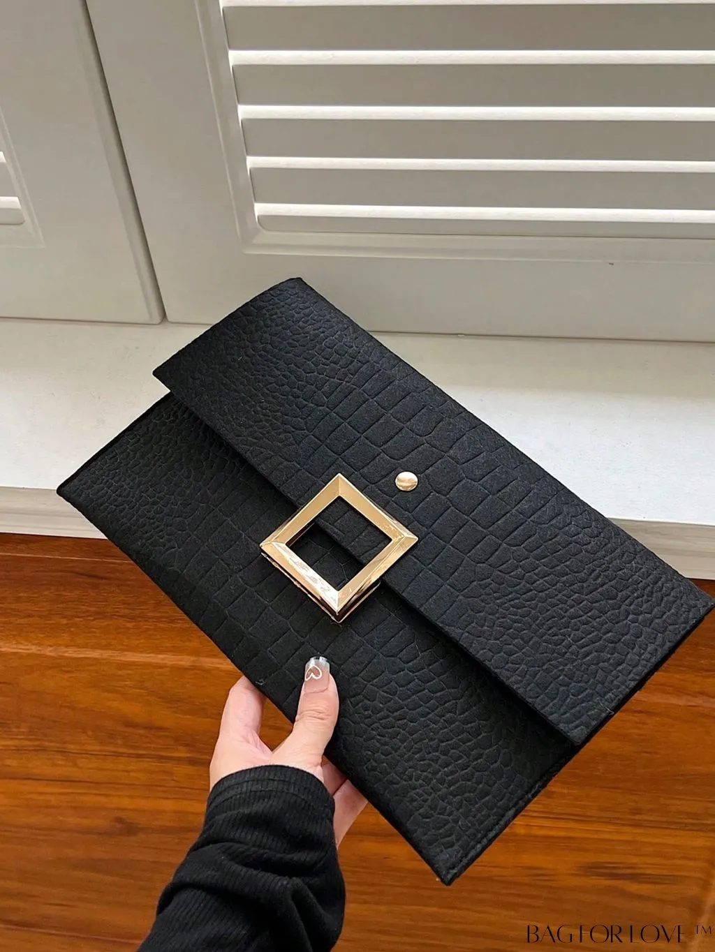 BagForLove - Crocodile-Embossed Medium Envelope Flap Bag - Elegant, Timeless Design