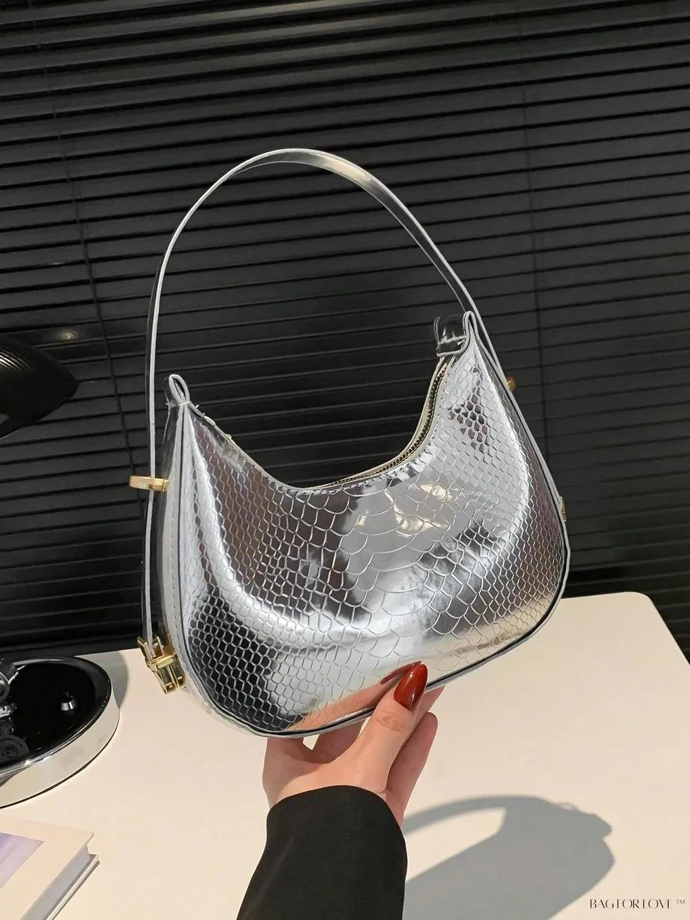 BagForLove - Elegant Crocodile Embossed Shoulder Tote