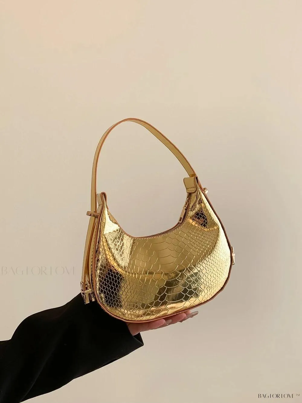 BagForLove - Elegant Crocodile Embossed Shoulder Tote