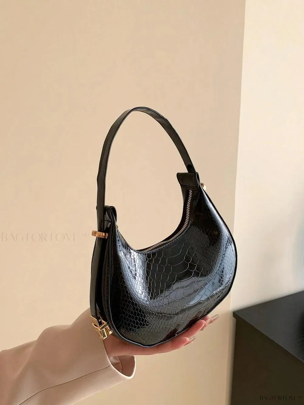 BagForLove - Elegant Crocodile Embossed Shoulder Tote