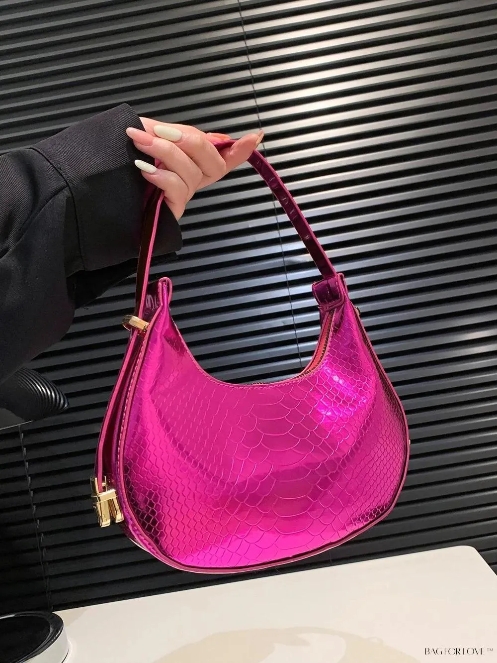 BagForLove - Elegant Crocodile Embossed Shoulder Tote