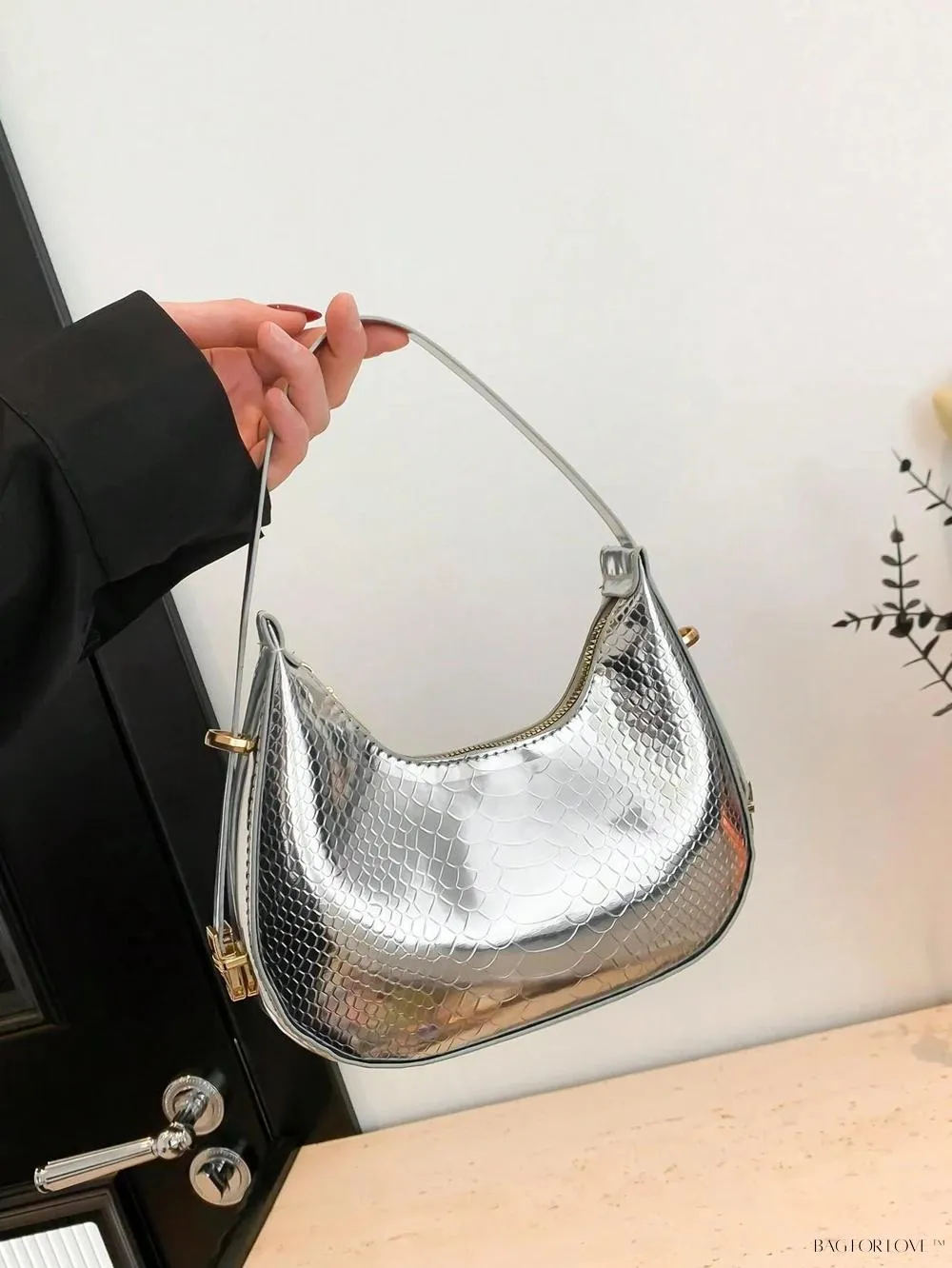 BagForLove - Elegant Crocodile Embossed Shoulder Tote