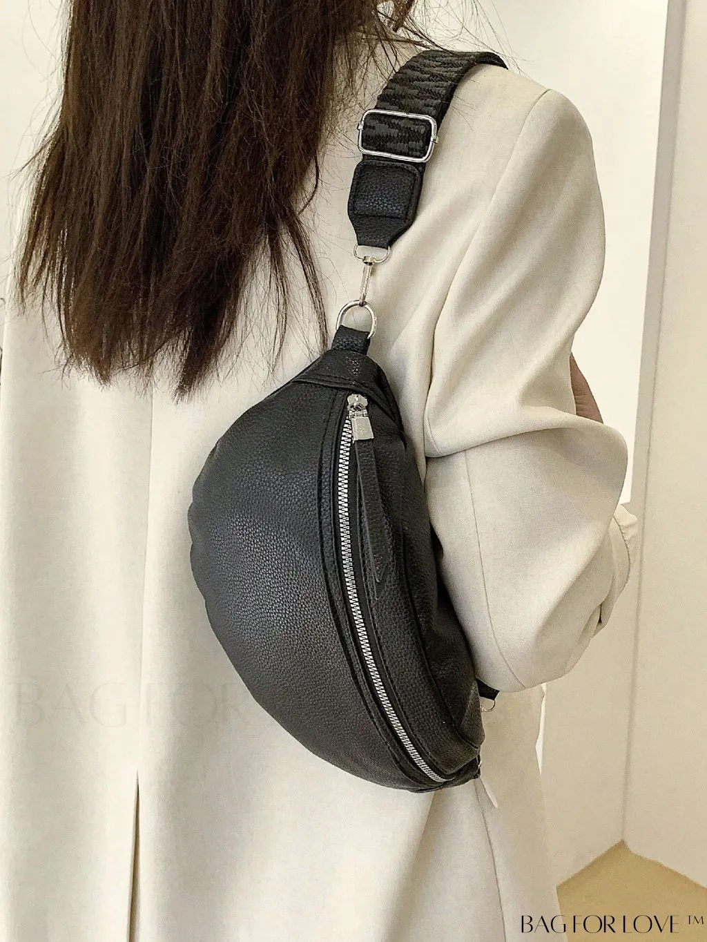 BagForLove - Elegant Litchi Embossed PU Fanny Pack with Zipper