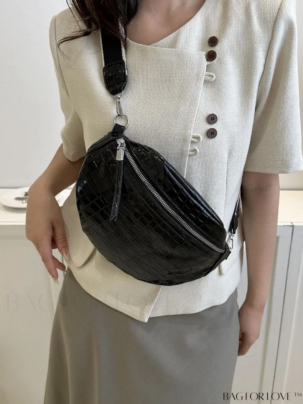 BagForLove - Elegant Litchi Embossed PU Fanny Pack with Zipper