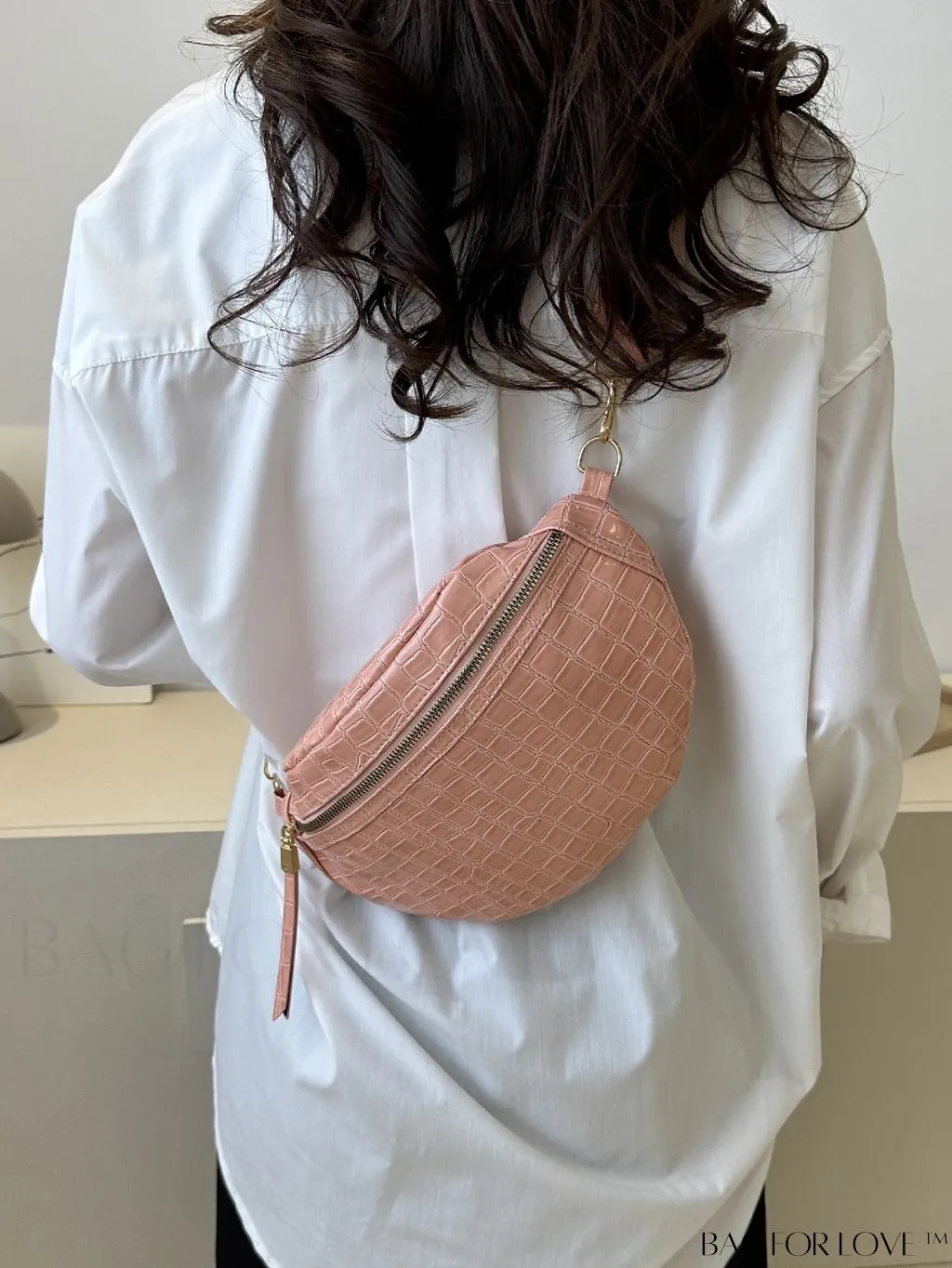 BagForLove - Elegant Litchi Embossed PU Fanny Pack with Zipper