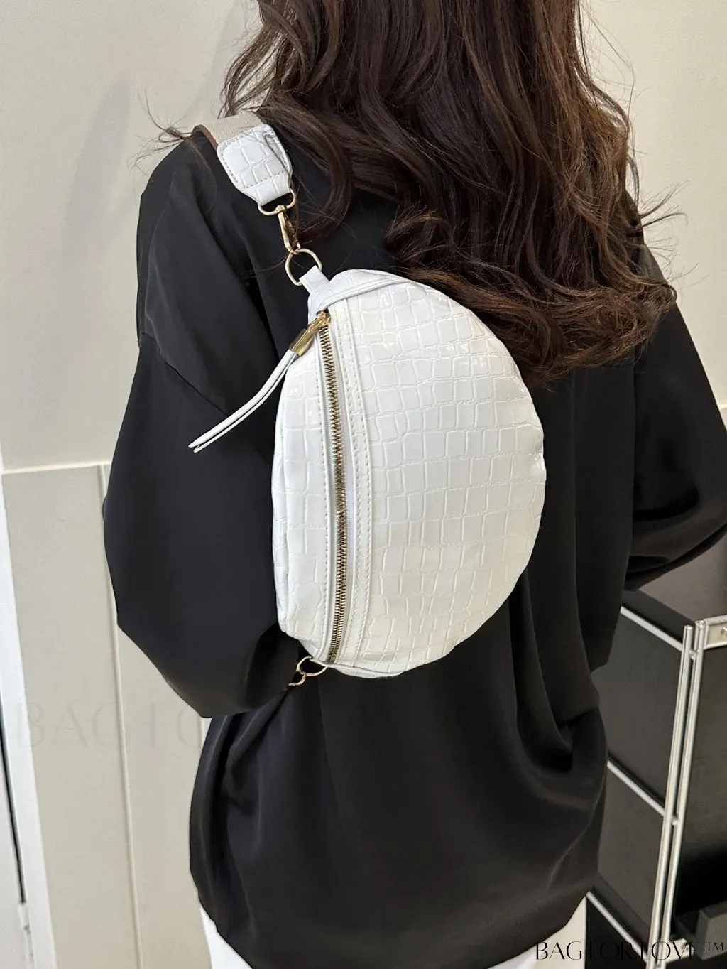 BagForLove - Elegant Litchi Embossed PU Fanny Pack with Zipper