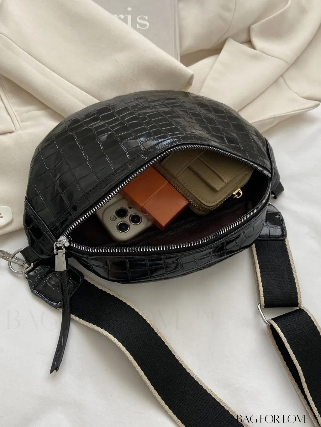BagForLove - Elegant Litchi Embossed PU Fanny Pack with Zipper
