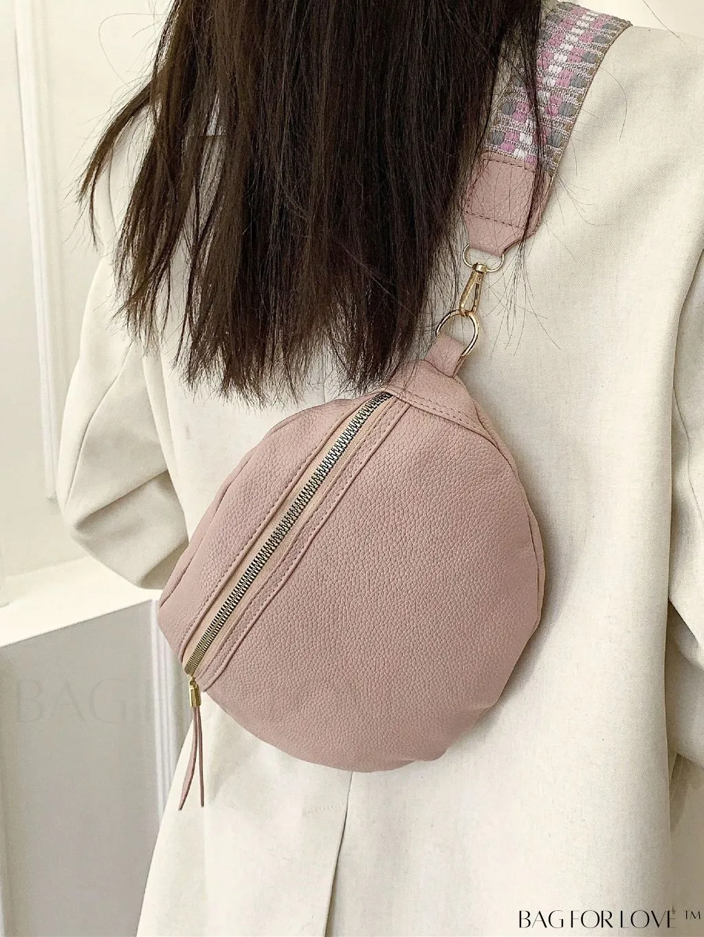 BagForLove - Elegant Litchi Embossed PU Fanny Pack with Zipper