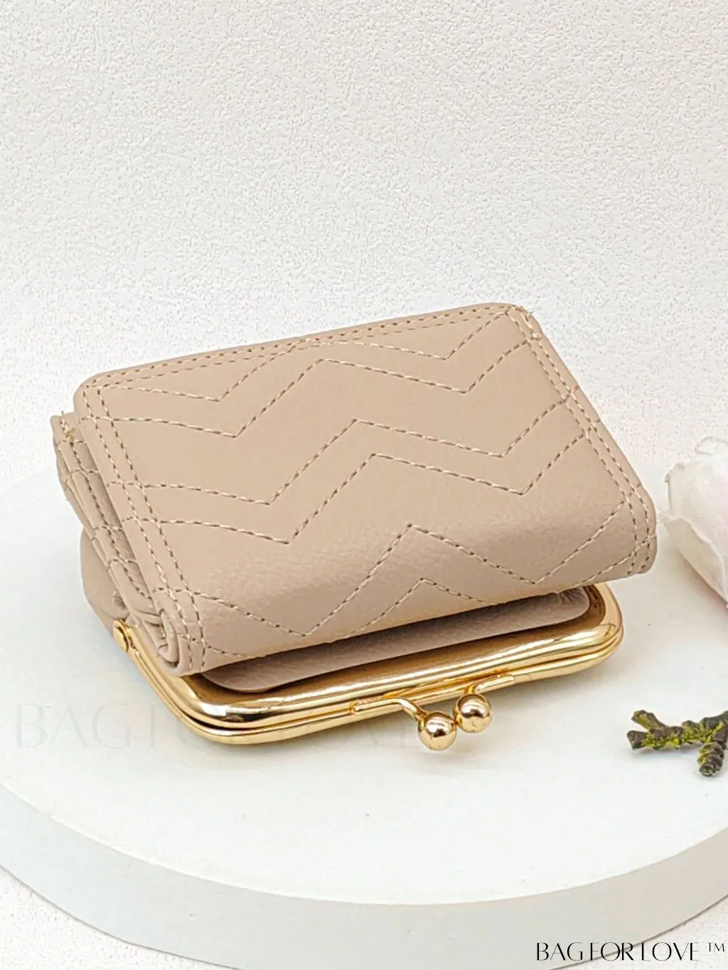 BagForLove - Embossed Litchi Small Wallet with Fashionable Stitch Detail and Kiss Lock Closure