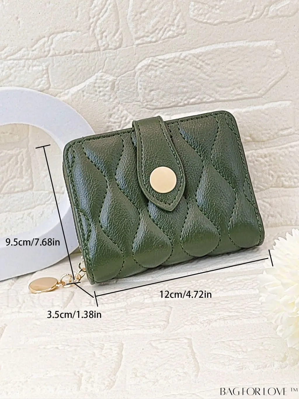 BagForLove - Fashionable Litchi Embossed Small Quilted Wallet with Zipper Detail â Premium PU Material