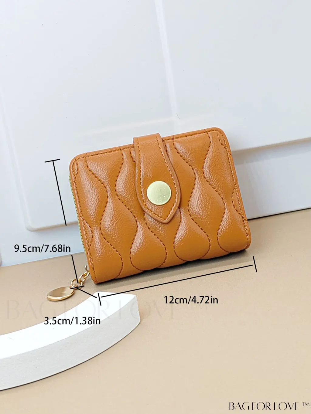 BagForLove - Fashionable Litchi Embossed Small Quilted Wallet with Zipper Detail â Premium PU Material