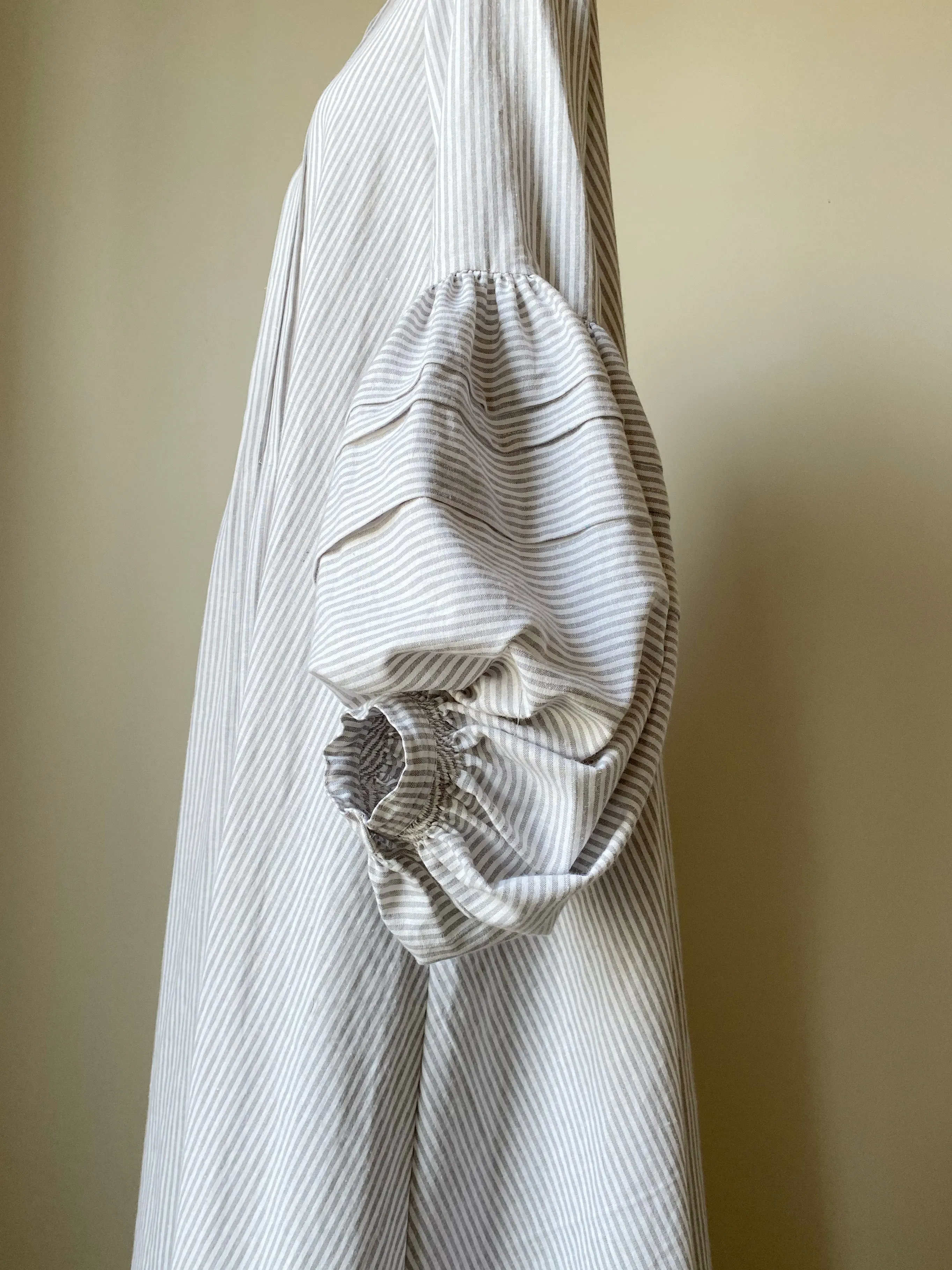 balloon sleeve ticking dress