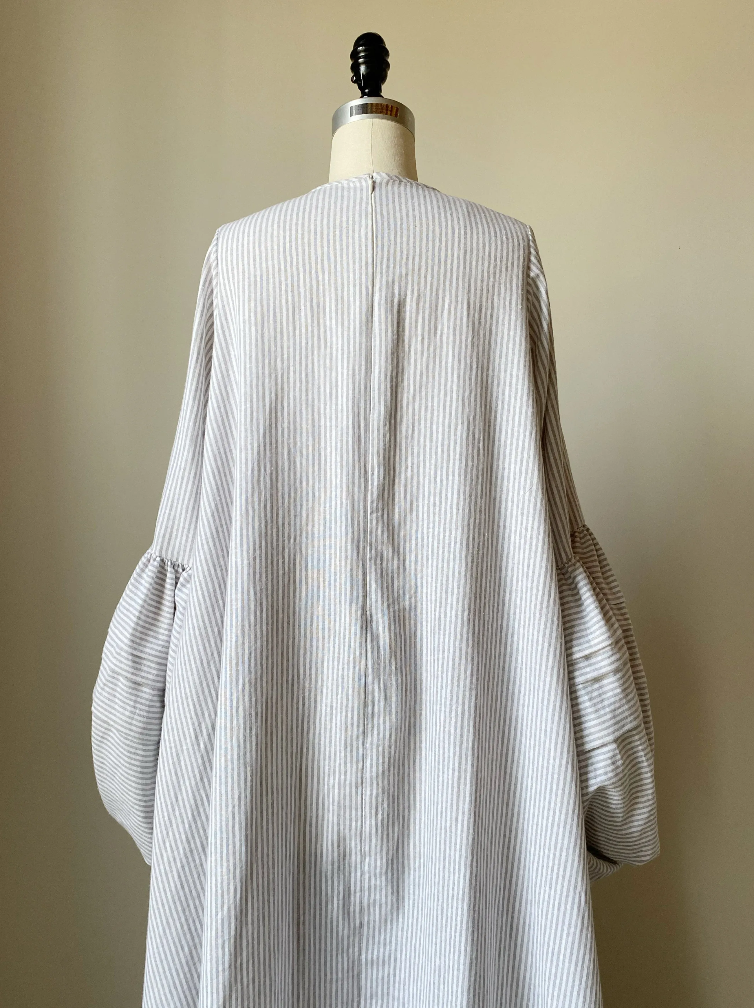 balloon sleeve ticking dress