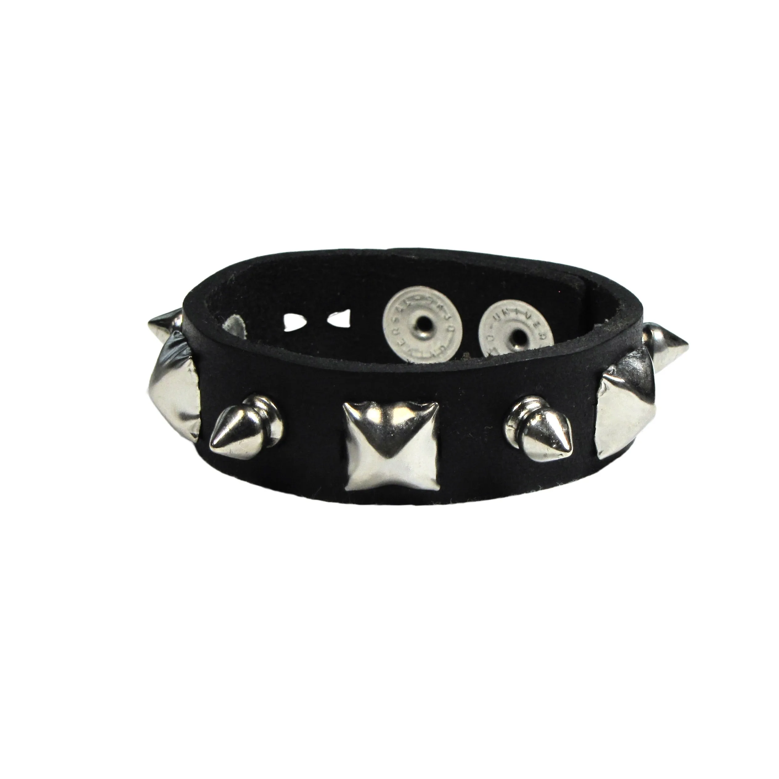 BR-6 Pyramid/Spike Wristband