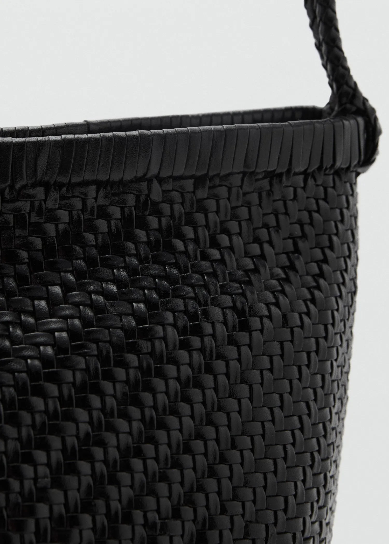 Braided leather shoulder bag