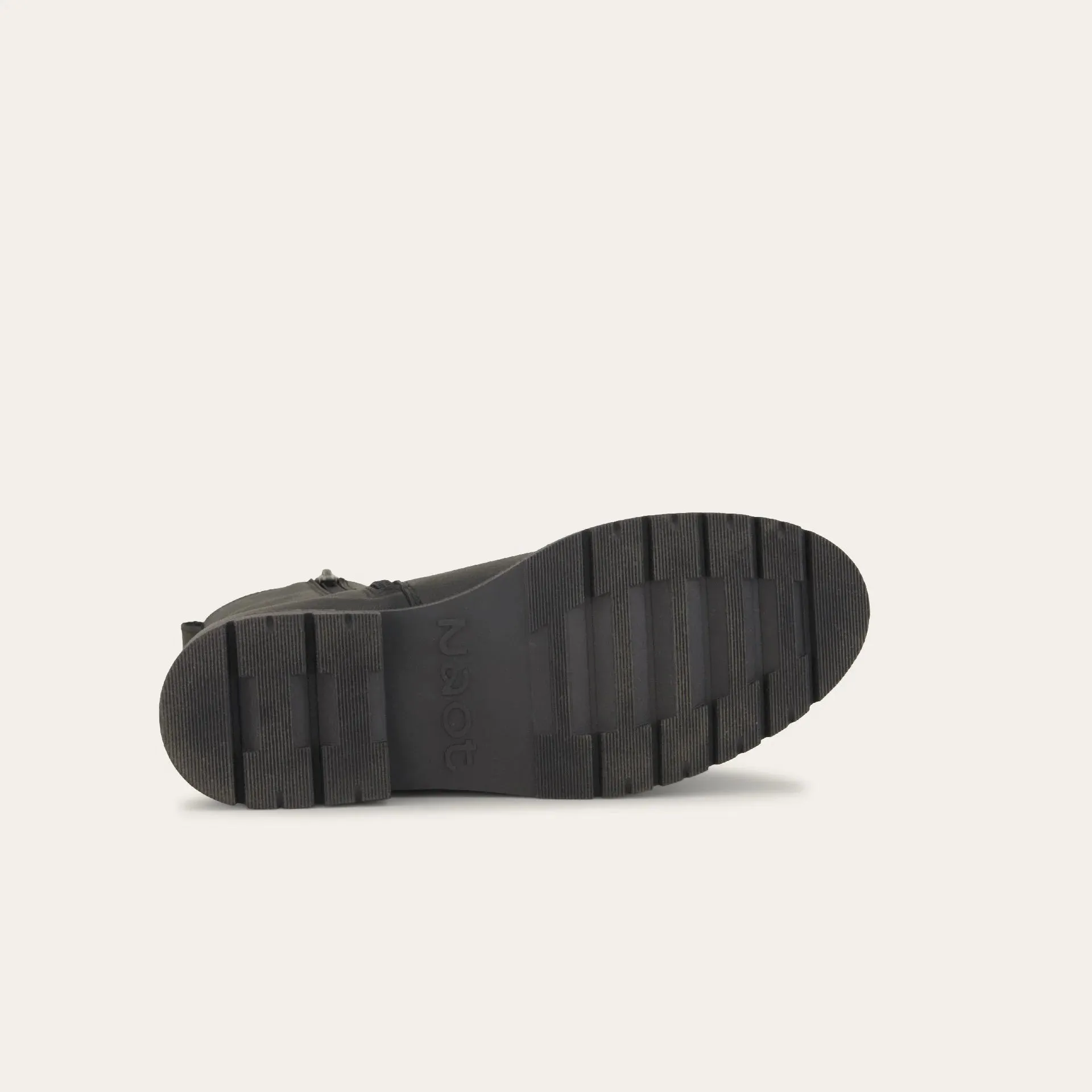 Chalmers | Water Resistant | Leather | Black