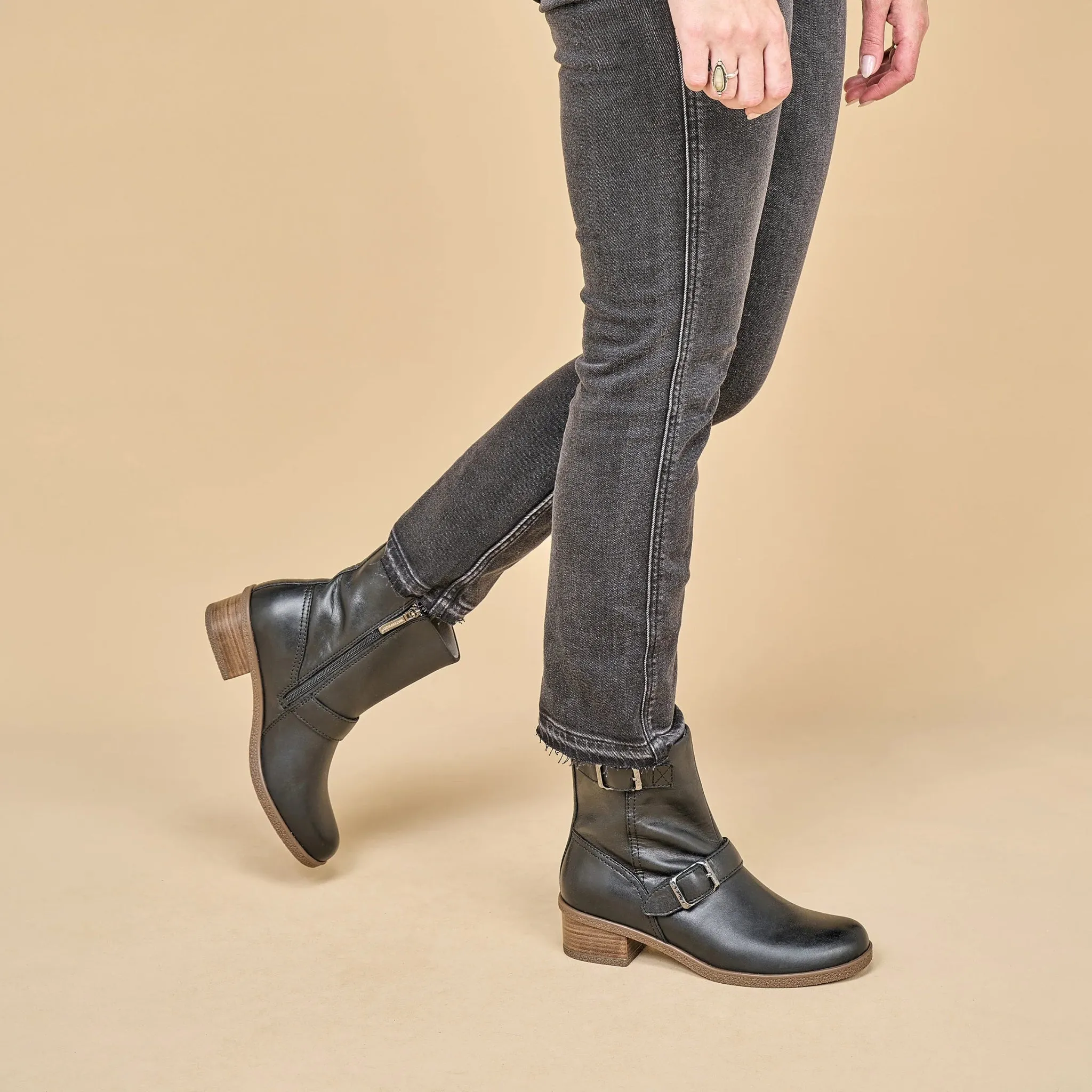 Delphine | Waterproof | Burnished | Black