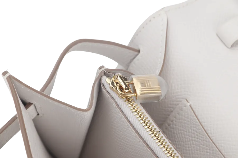 HERMES KELLY TO GO (STAMP B) GRIS PALE EPSOM LEATHER GOLD HARDWARE WITH STRAP, DUST COVER AND BOX