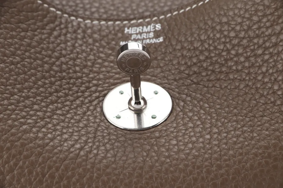 HERMES LINDY 34 ETOUPE COLOR CLEMENCE LEATHER SILVER HARDWARE STAMP P WITH DUST COVER