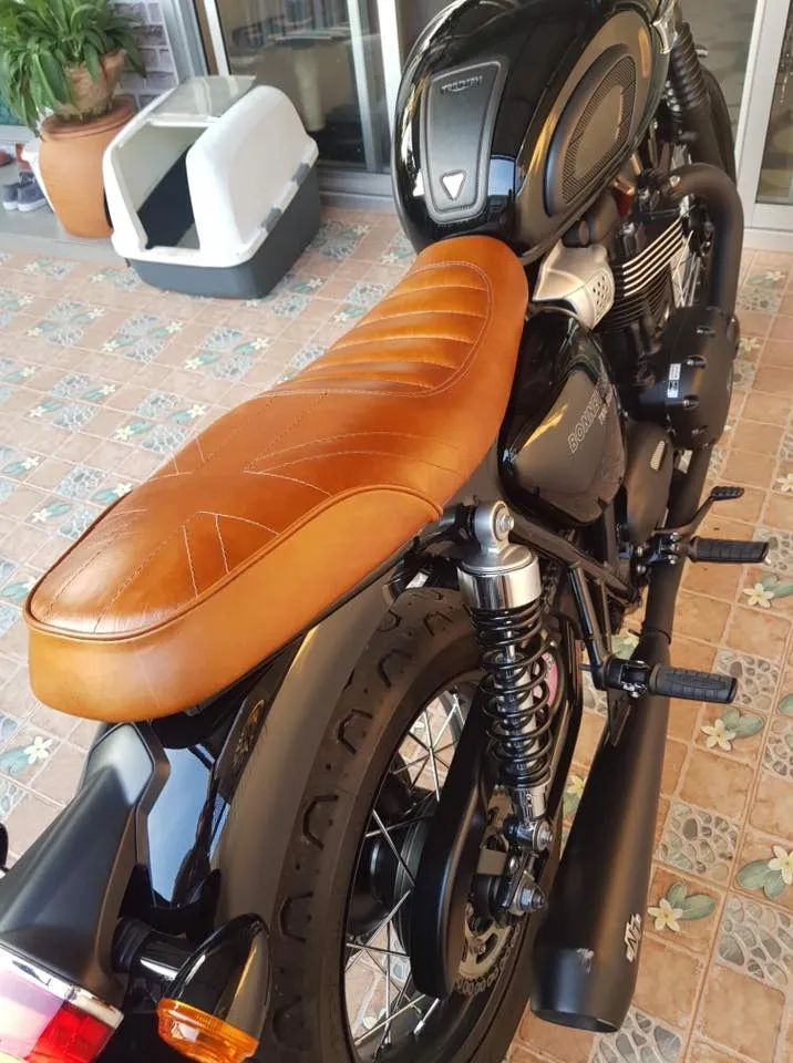 KB-TWSUS - Triumph Bonneville Water-Cooled Scrambler Union Jack Seat