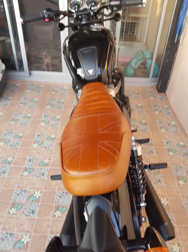 KB-TWSUS - Triumph Bonneville Water-Cooled Scrambler Union Jack Seat