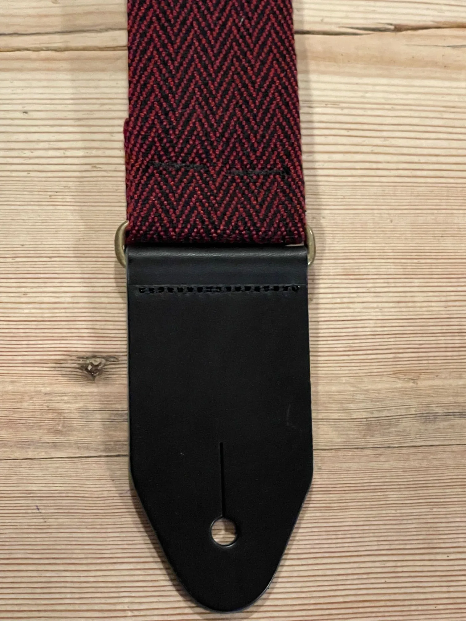 LG Vintage Red Tweed Guitar Strap