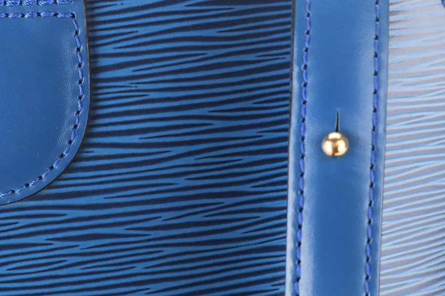 LOUIS VUITTON CLUNY SHOULDER BAG BLUE EPI LEATHER (M52255) GOLD HARDWARE NO DUST COVER