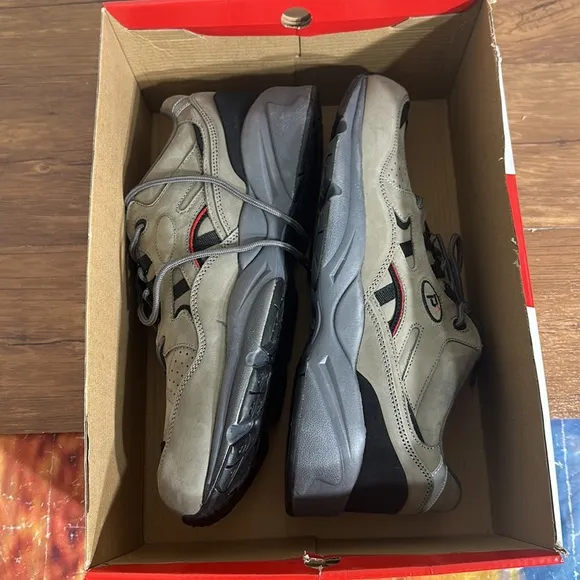 Propét Men's Stability Walker Sneaker size 13 New