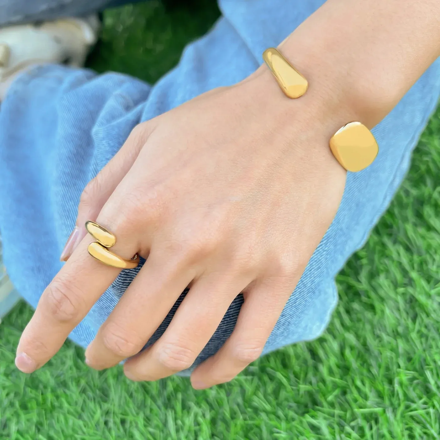 water resistant teardrop bracelet