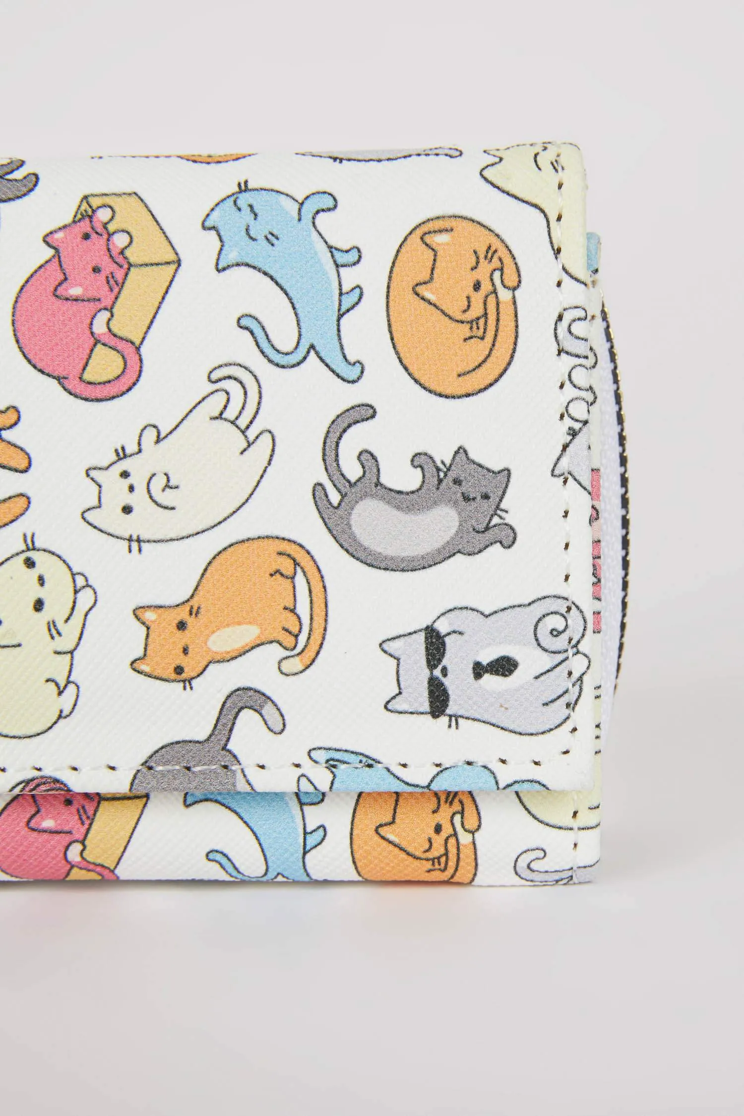 Women Cat Patterned Faux Leather Wallet